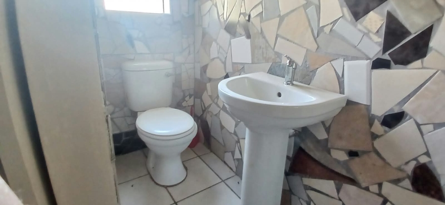 5 Bedroom Property for Sale in Paul Roux Free State